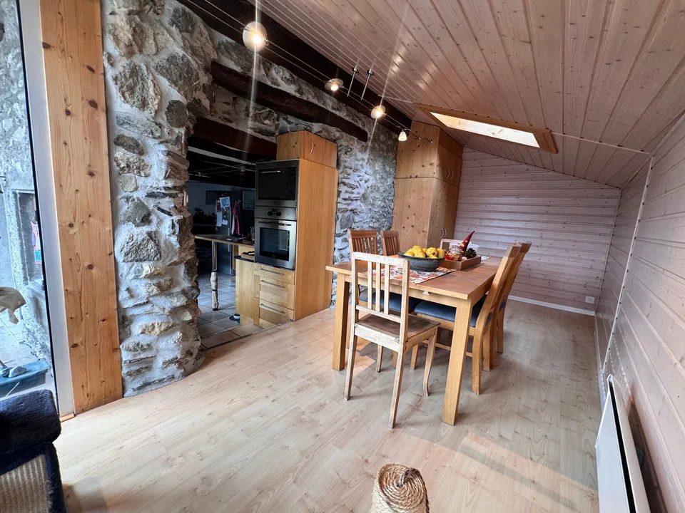 Maison mitoyenne rénovée vente résidence secondaire autorisé