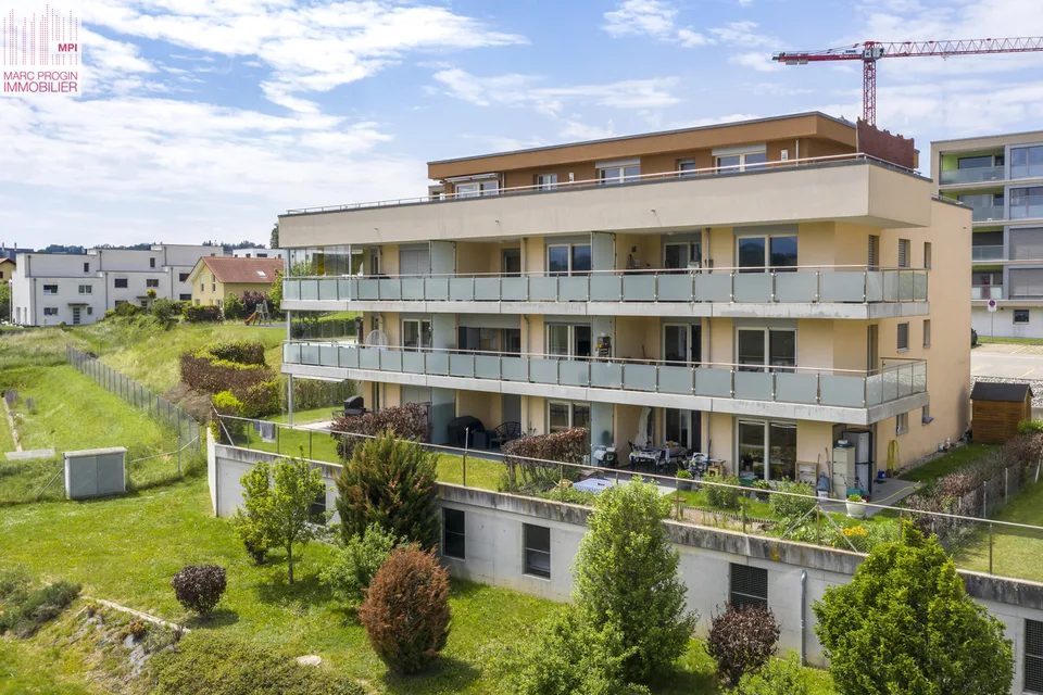 Bel attique de 4.5 pièces avec terrasse de 185 m2 sans vis-à-vis