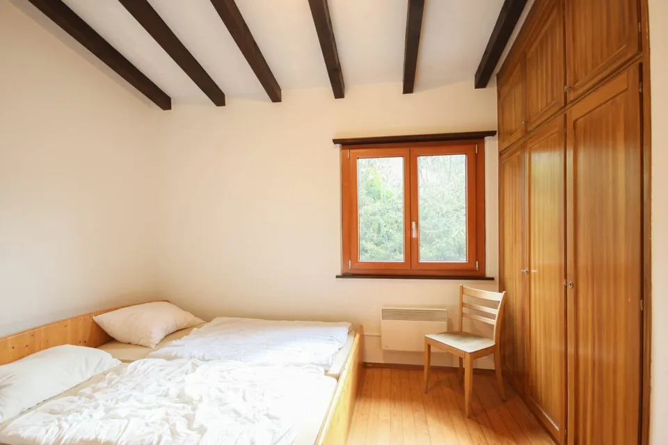 Casa vacanza su un grande terreno edificabile in una posizione tranquilla immersa nel verde – foto 8 di 14