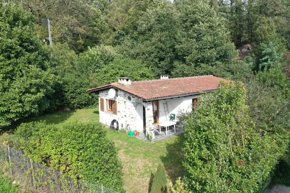 Casa vacanza su un grande terreno edificabile in una posizione tranquilla immersa nel verde – foto 12 di 14