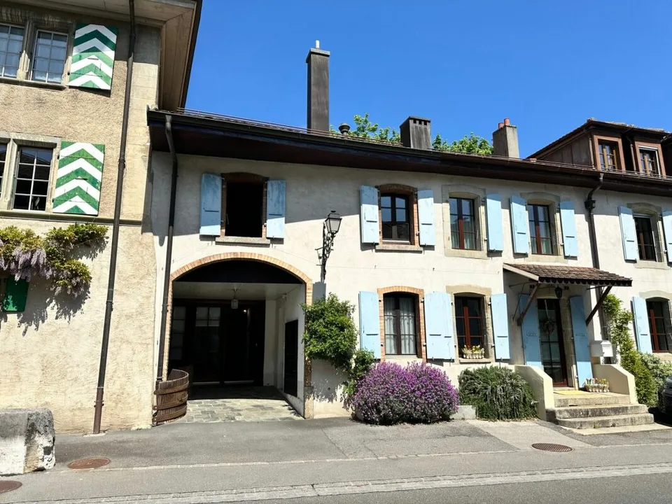 APPARTEMENT EN TRIPLEX DANS UNE BELLE MAISON VIGNERONNE