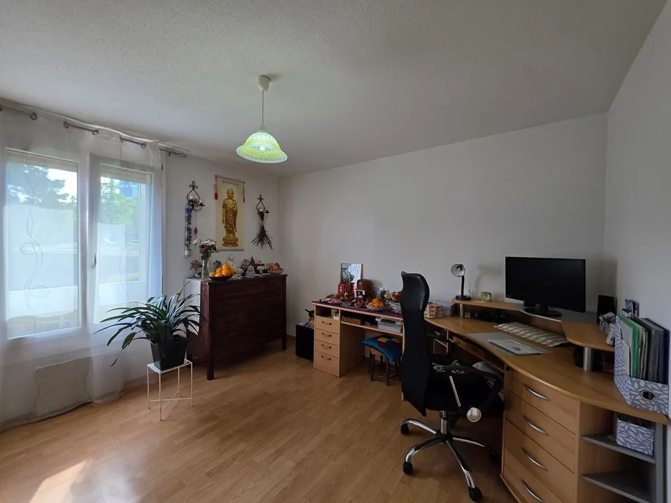 Appartement lumineux de 5,5 pièces avec ascenseur et garage