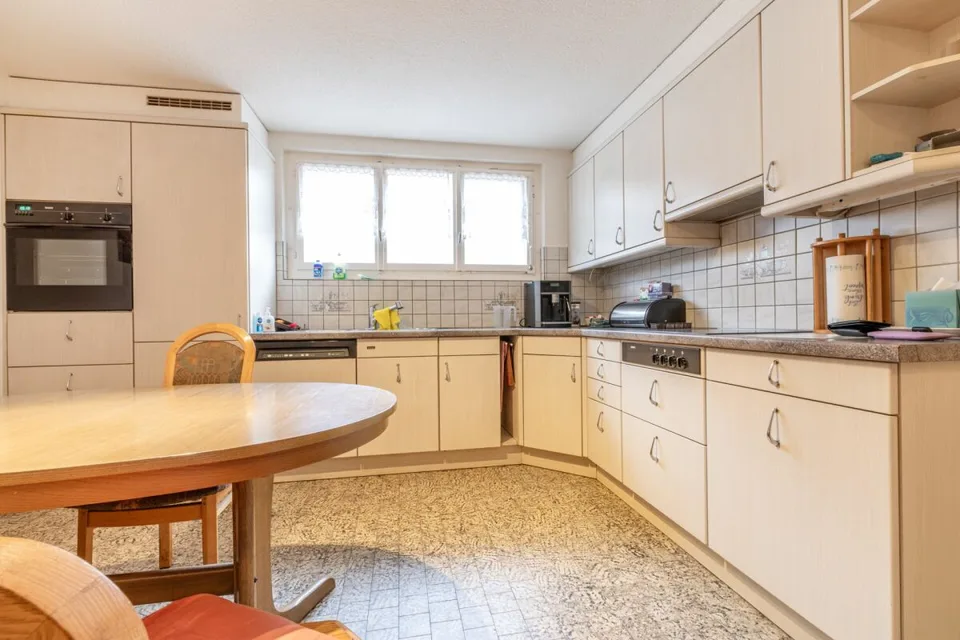 Casa colonica ricca di potenziale con tre unità abitative e fienile – foto 21 di 30