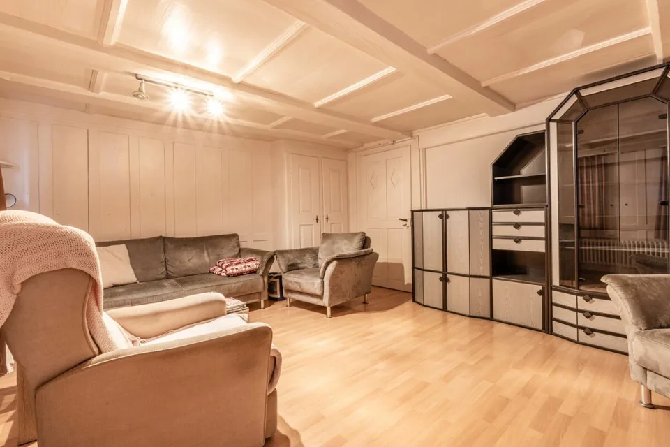 Casa colonica ricca di potenziale con tre unità abitative e fienile – foto 28 di 30
