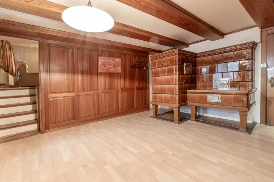 Casa colonica ricca di potenziale con tre unità abitative e fienile – foto 27 di 30