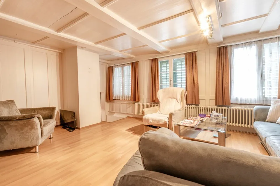 Casa colonica ricca di potenziale con tre unità abitative e fienile – foto 29 di 30