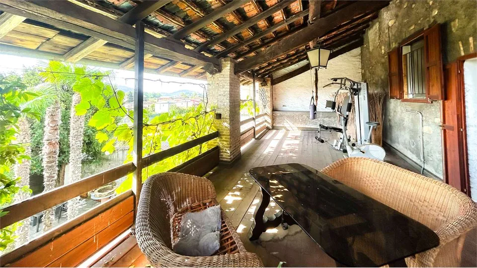 CARATTERISTICA CASA DI NUCLEO CON PISCINA E GIARDINO – foto 8 di 13