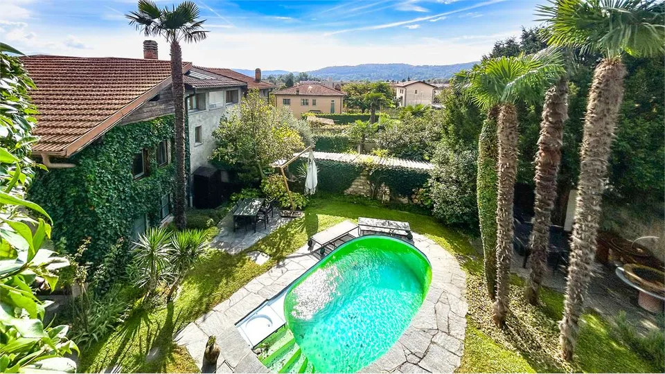 CARATTERISTICA CASA DI NUCLEO CON PISCINA E GIARDINO – foto 9 di 13