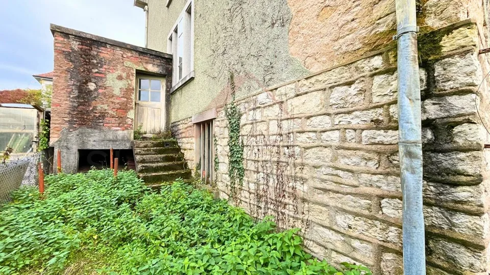 Boncourt - Terreno edificabile con edificio esistente, ideale per ristrutturazione o nuovo progetto