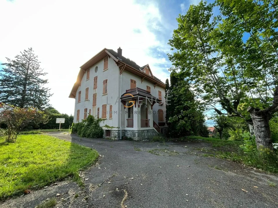 Magnifica casa padronale su 6500M² !