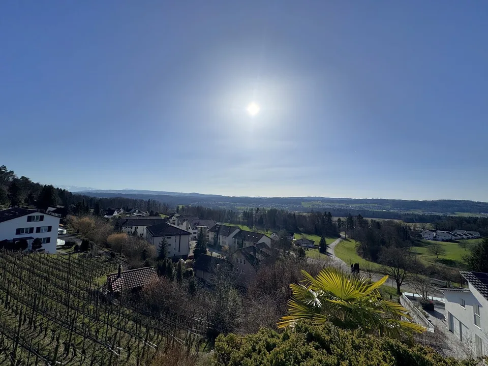 Terrassenwohnung mit beeindruckender Panoramasicht inklusive zwei Parkplätze