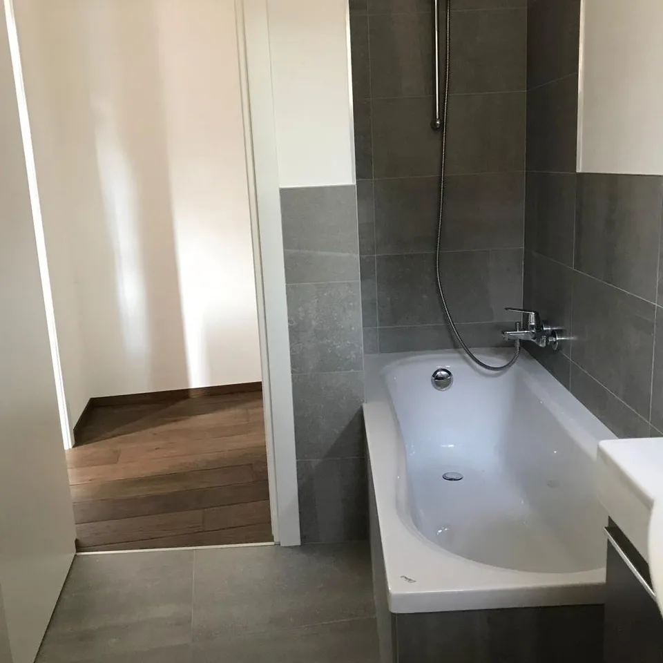 Elegantes Wohnhaus, 5 Minuten von Lugano entfernt – Foto 8 von 11