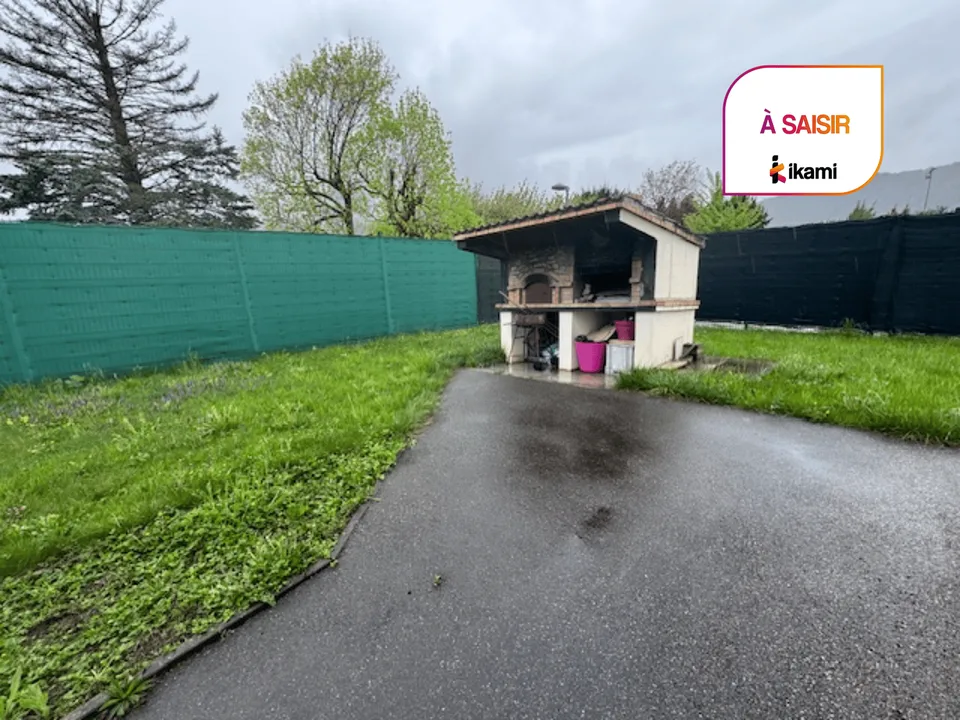 MARIGNIER MAISON  ET ENTREPOT 557 M²