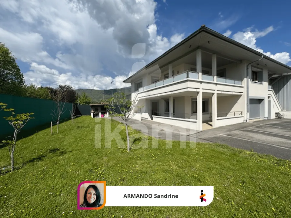 MARIGNIER MAISON  ET ENTREPOT 557 M²