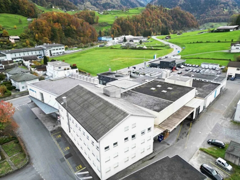 Industrie- und Gewerbegebäude Süd in Mitlödi GL