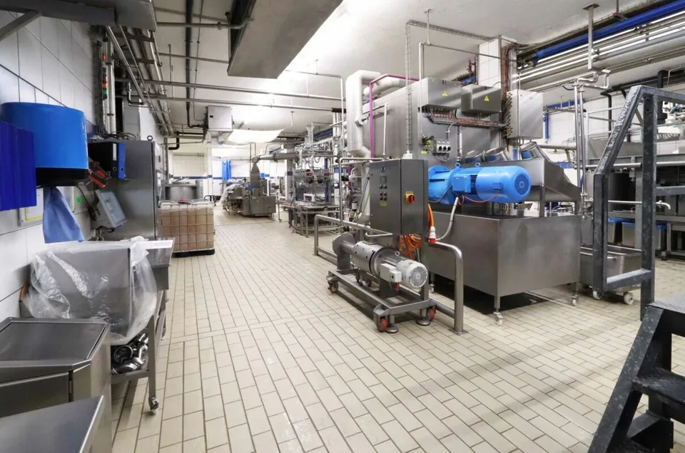 Industrie- und Gewerbegebäude Süd in Mitlödi GL – Foto 6 von 12