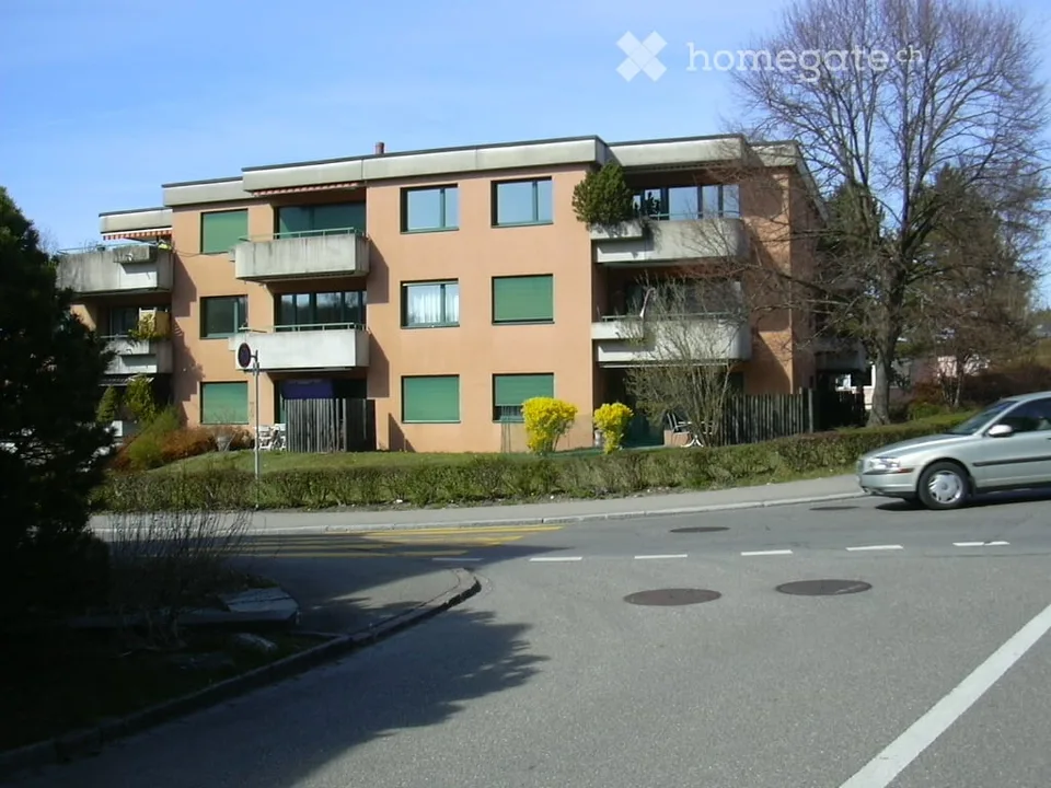 Charmante 2.5-Zimmer-Wohnung an der Bahnhofstrasse 80 in Urdorf
