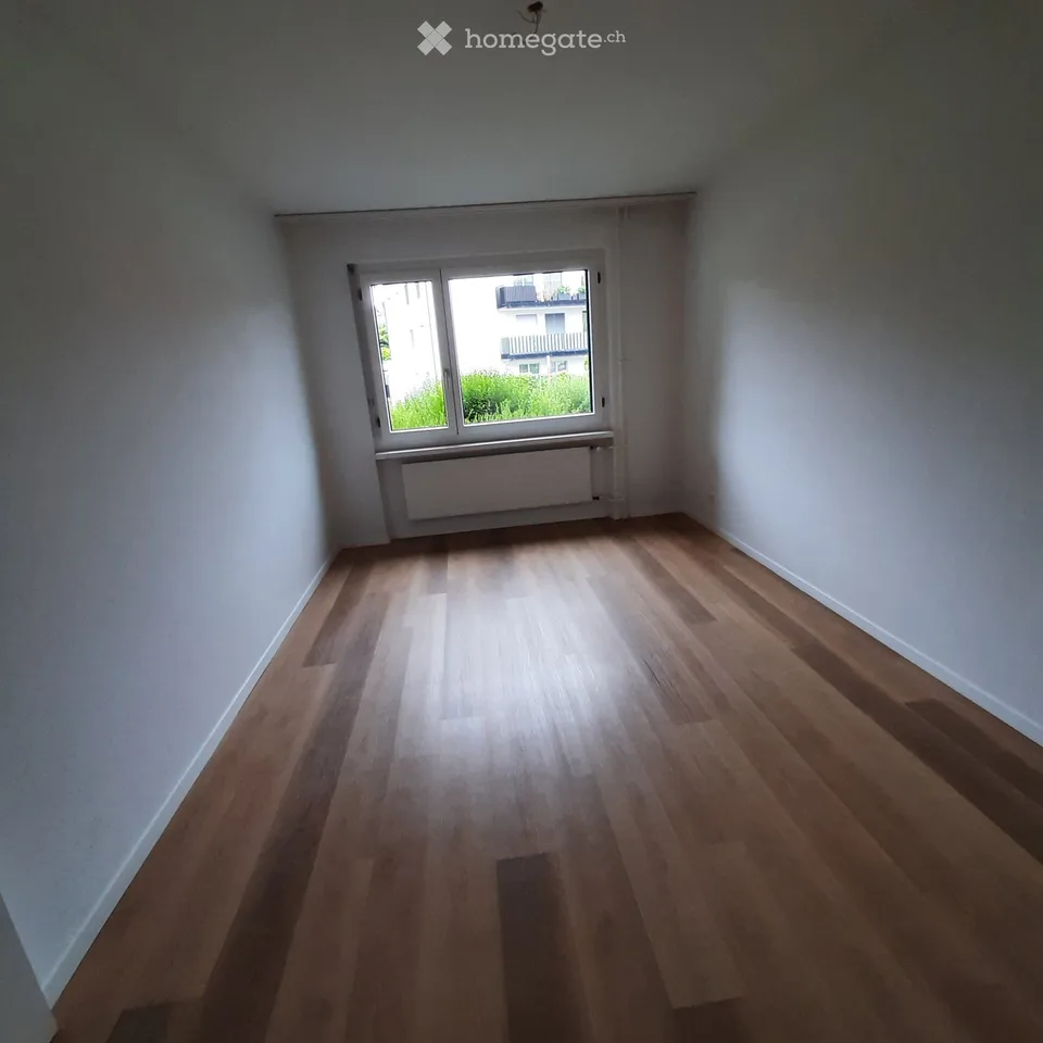 Incantevole appartamento di 2.5 locali in Bahnhofstrasse 80 a Urdorf