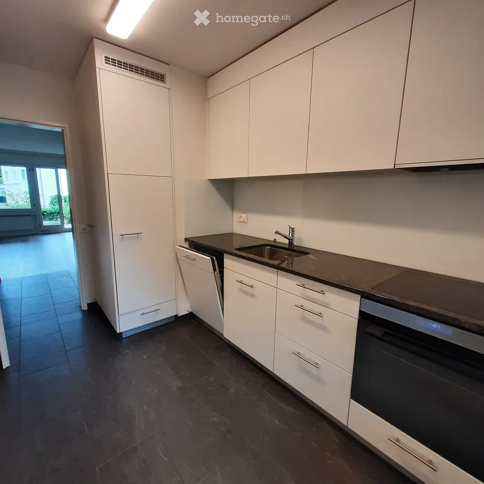 Incantevole appartamento di 2.5 locali in Bahnhofstrasse 80 a Urdorf
