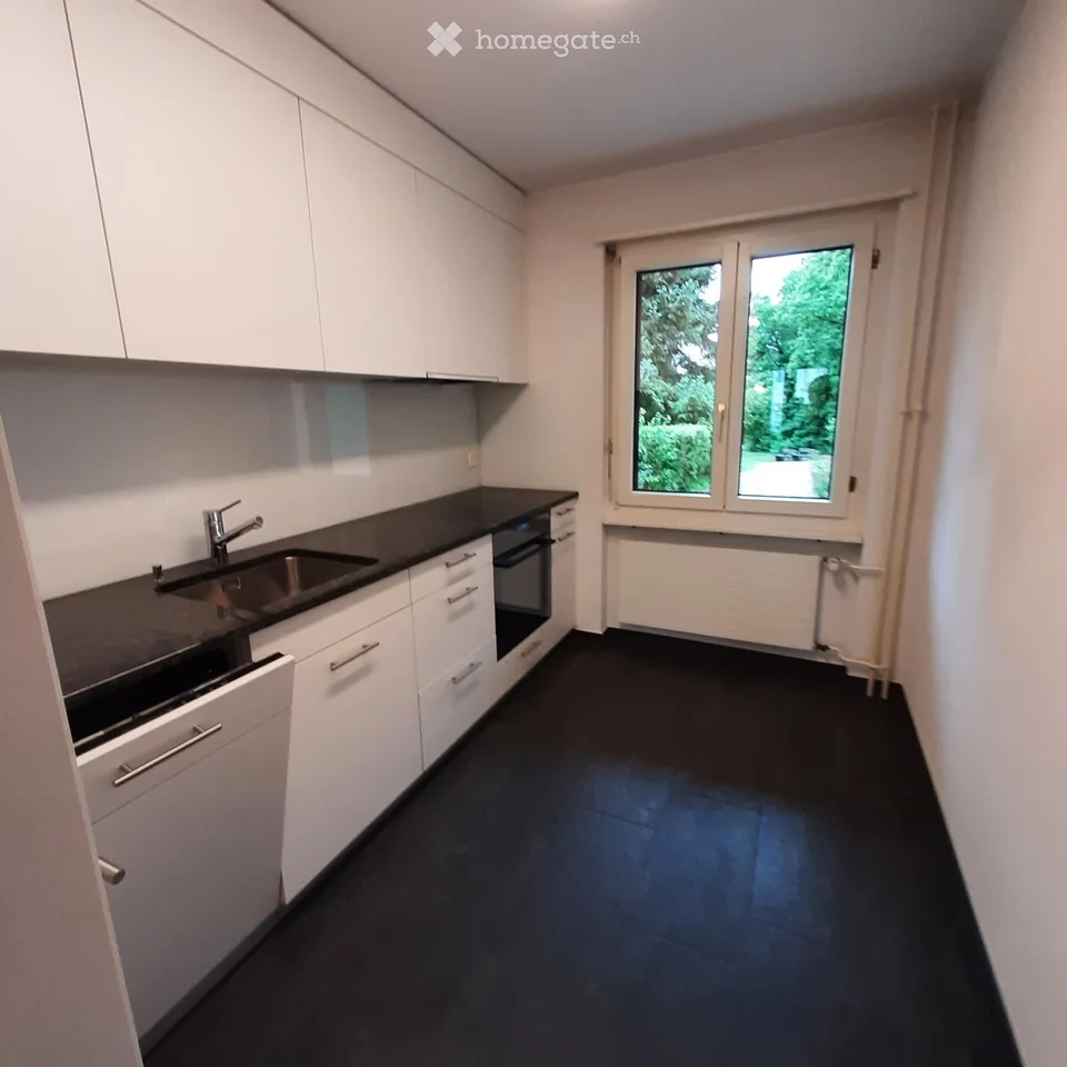 Incantevole appartamento di 2.5 locali in Bahnhofstrasse 80 a Urdorf