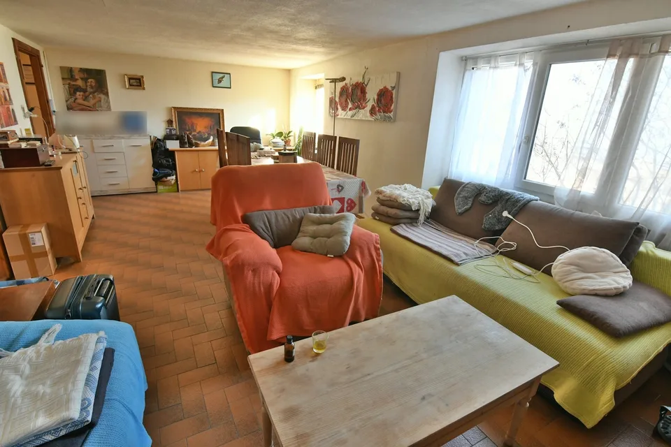 A saisir à Chamoson/VS, propriété composée de 3,5 parcelles, 1 maison et 1 grange