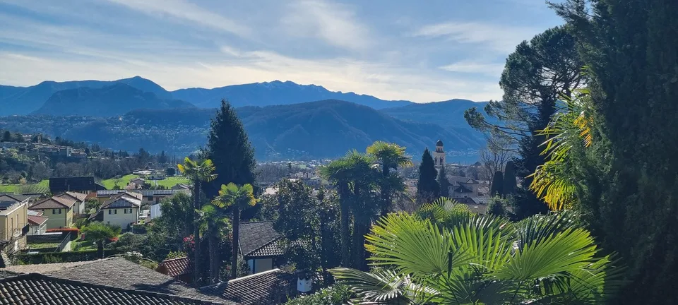 Bellissima villetta con piscina in zona Residenziale tranquilla e vista lago