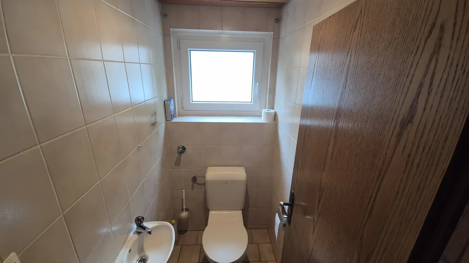Jestetten - 2 Familienhaus mit ca. 2300 m² Bauland – Foto 13 von 13