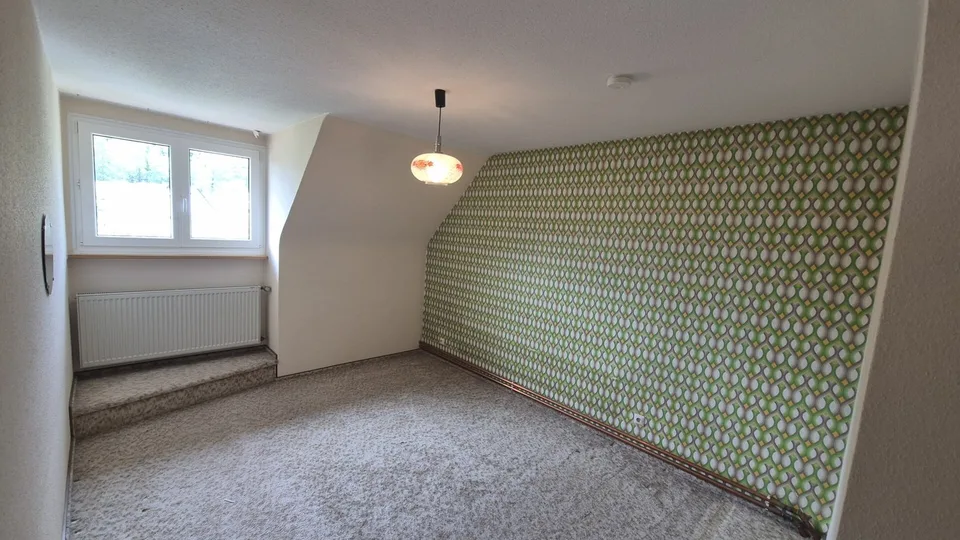 Jestetten - 2 Familienhaus mit ca. 2300 m² Bauland – Foto 9 von 13