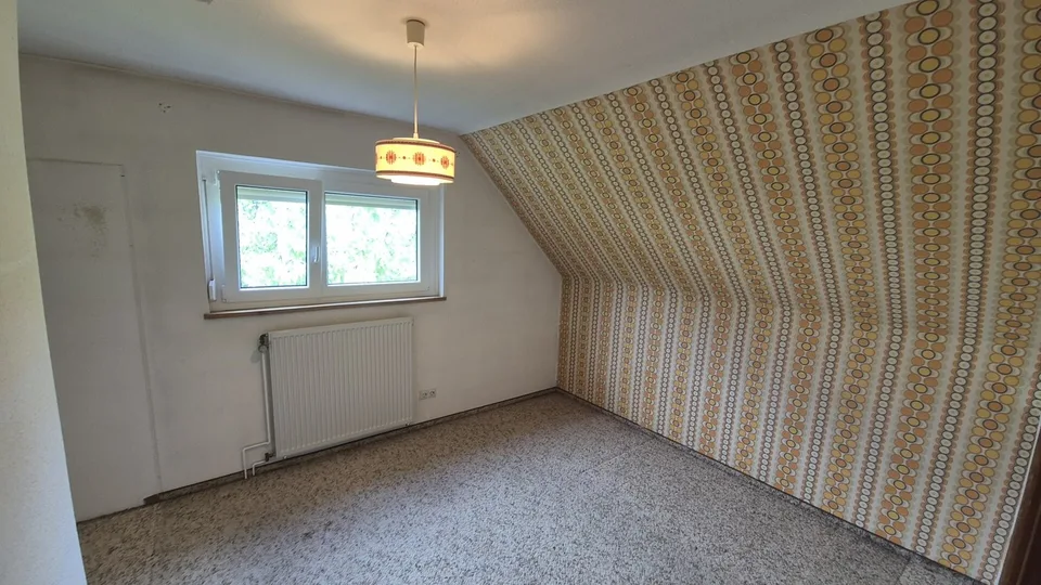 Jestetten - 2 Familienhaus mit ca. 2300 m² Bauland – Foto 11 von 13