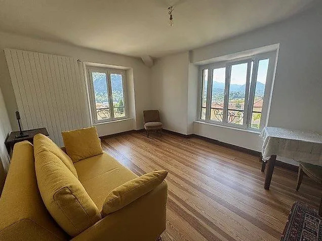 Bedano - Einfamilienhaus im Ortskern mit Grundstück
