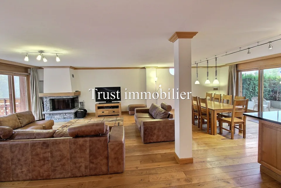 5003. Double appartement en RdC au centre de Crans
