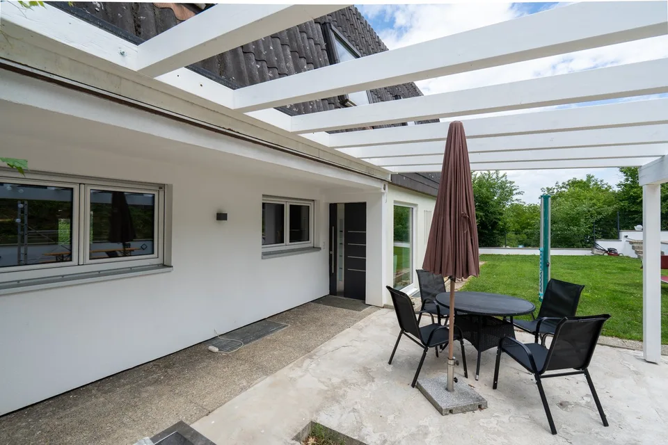 Zuhause mit Weitblick – großzügiges Wohnen - ca. 295 qm Wohnfläche in traumhafter Ortsrandlage – Foto 20 von 29