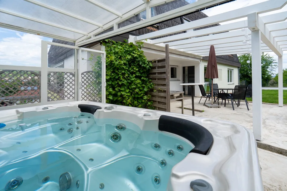 Zuhause mit Weitblick – großzügiges Wohnen - ca. 295 qm Wohnfläche in traumhafter Ortsrandlage – Foto 21 von 29