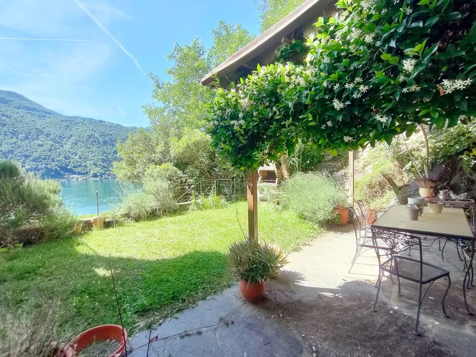 Morcote - Helles 3.5-Zimmer-Duplex mit Garten, Pool und Seeblick – Foto 6 von 23