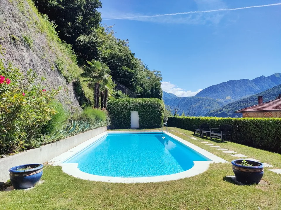 Morcote - Luminoso 3.5 locali duplex con giardino, piscina e vista lago