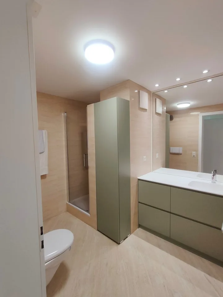 Morcote - Helles 3.5-Zimmer-Duplex mit Garten, Pool und Seeblick – Foto 16 von 23
