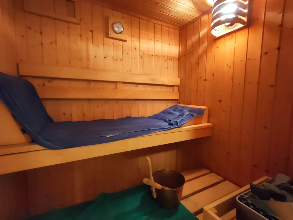Morcote - Helles 3.5-Zimmer-Duplex mit Garten, Pool und Seeblick – Foto 22 von 23