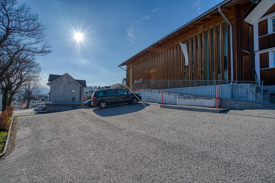 Casa di pratica per più generazioni in posizione centrale
