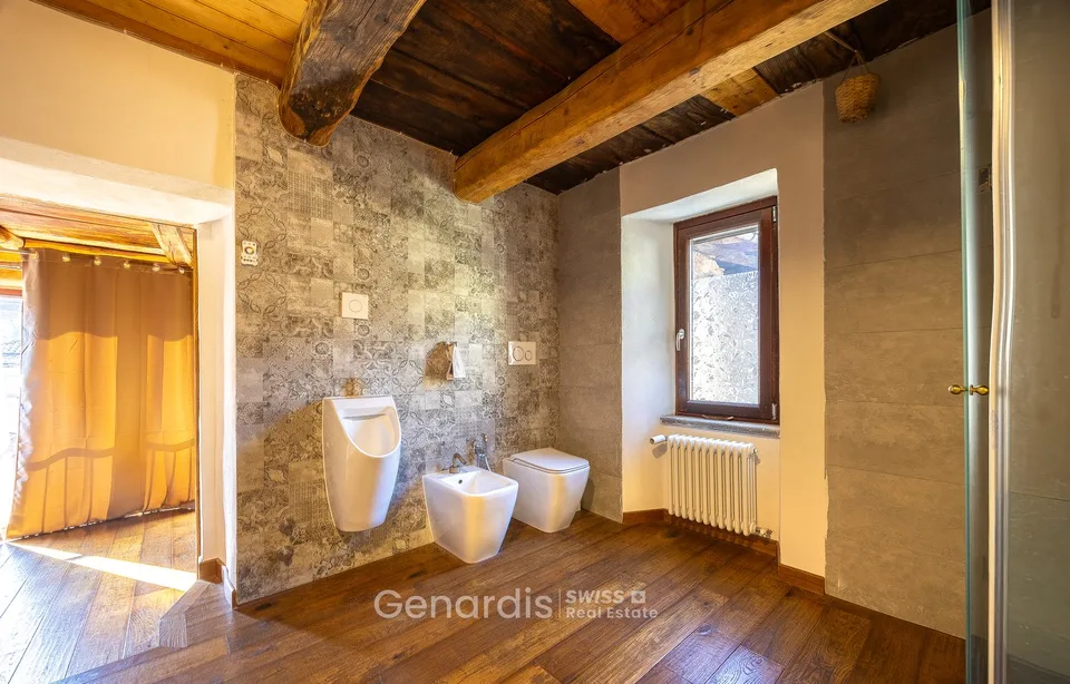 Ponte Tresa à proximité, maison élégamment rénovée – photo 16 sur 23