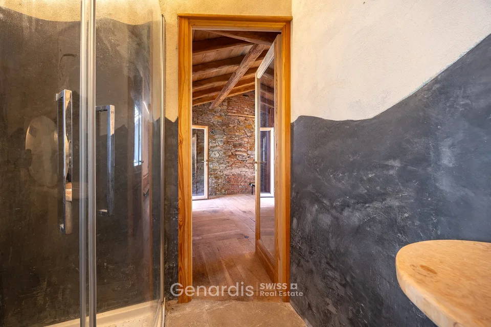 Ponte Tresa à proximité, maison élégamment rénovée – photo 22 sur 23