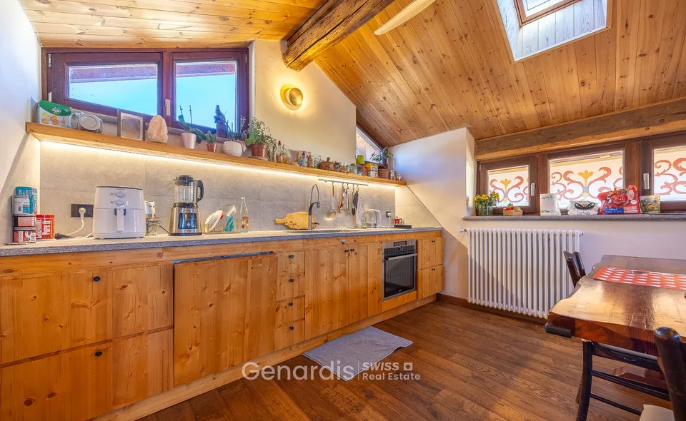Ponte Tresa à proximité, maison élégamment rénovée