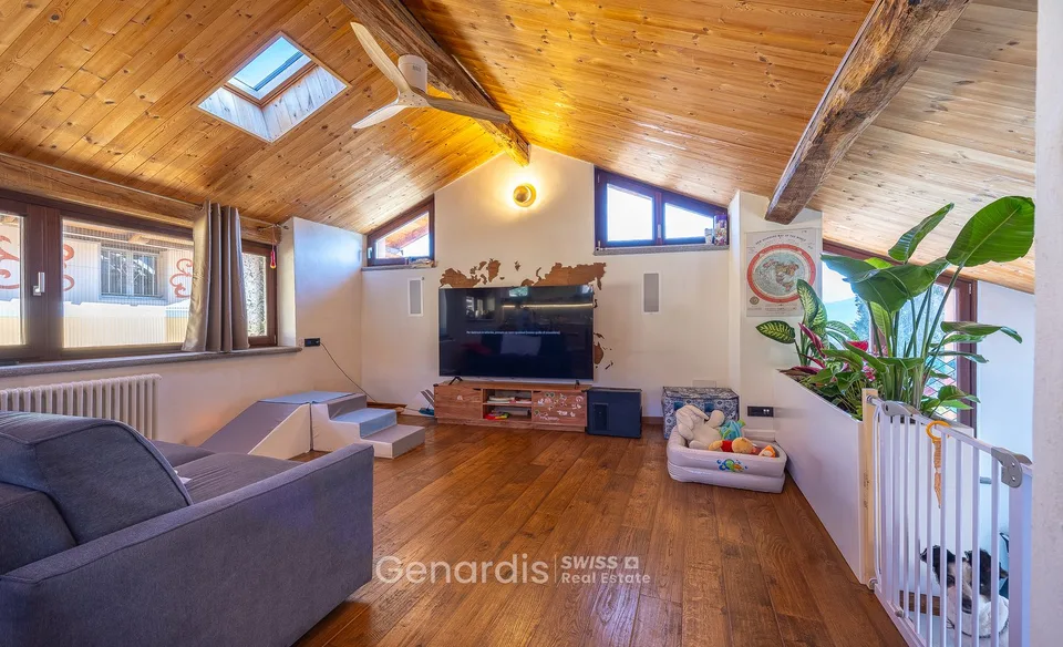 Ponte Tresa à proximité, maison élégamment rénovée