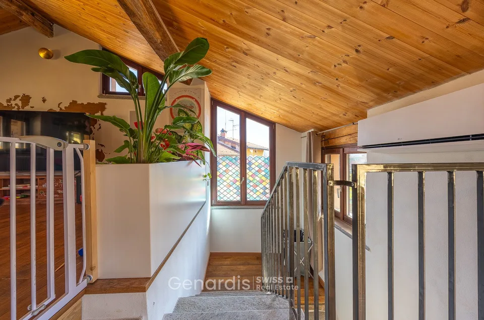 Ponte Tresa à proximité, maison élégamment rénovée – photo 7 sur 23