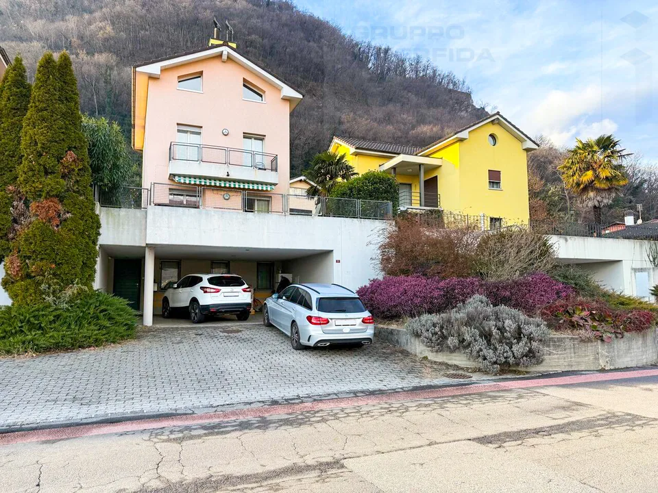Geräumiges Haus mit Garten und Weinbergblick