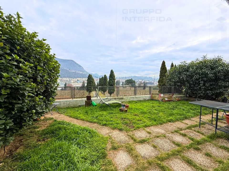SPAZIOSA CASA CON GIARDINO E VISTA SULLE VIGNE – Foto 12 von 12