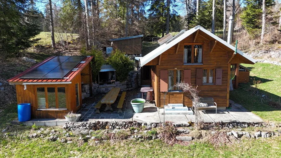Oggetto molto raro - Chalet di montagna con comfort sulla catena del Giura