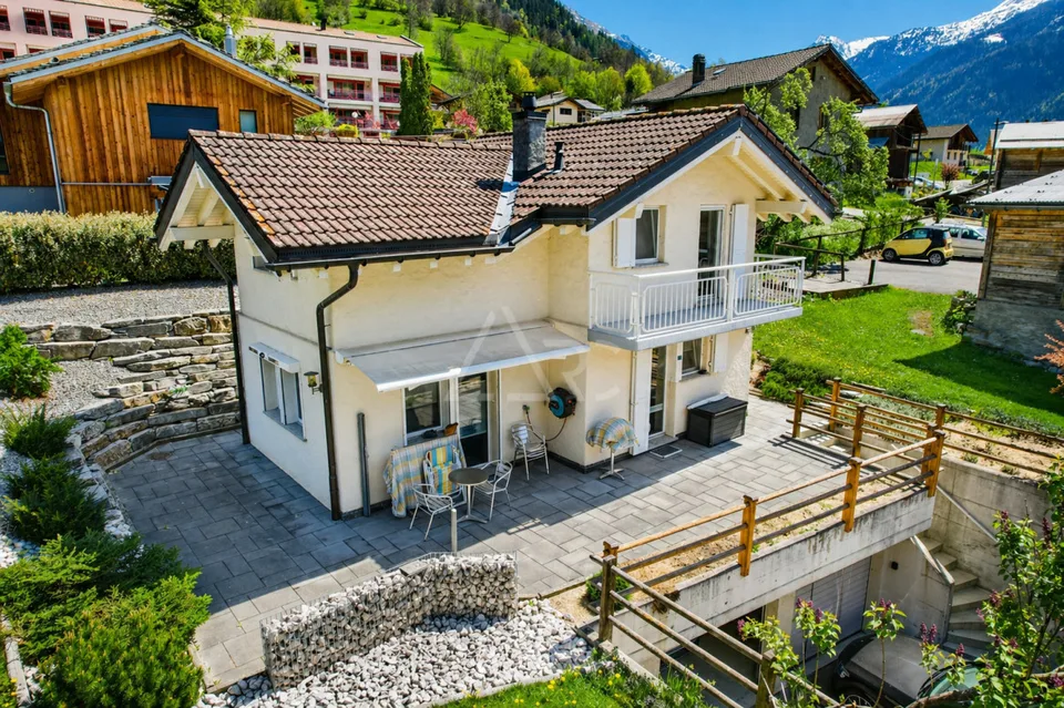 VILLA INDIVIDUELLE EN EXCELLENT ÉTAT - CALME, DOUBLE GARAGE & RÉSIDENCE SECONDAIRE