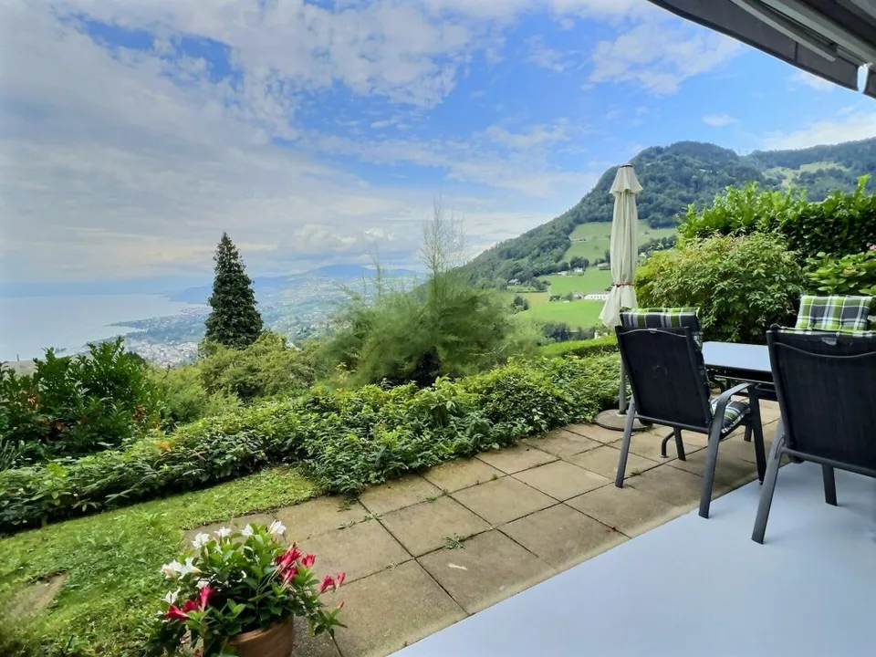 Zweifamilienvilla mit atemberaubendem Blick – Foto 22 von 23