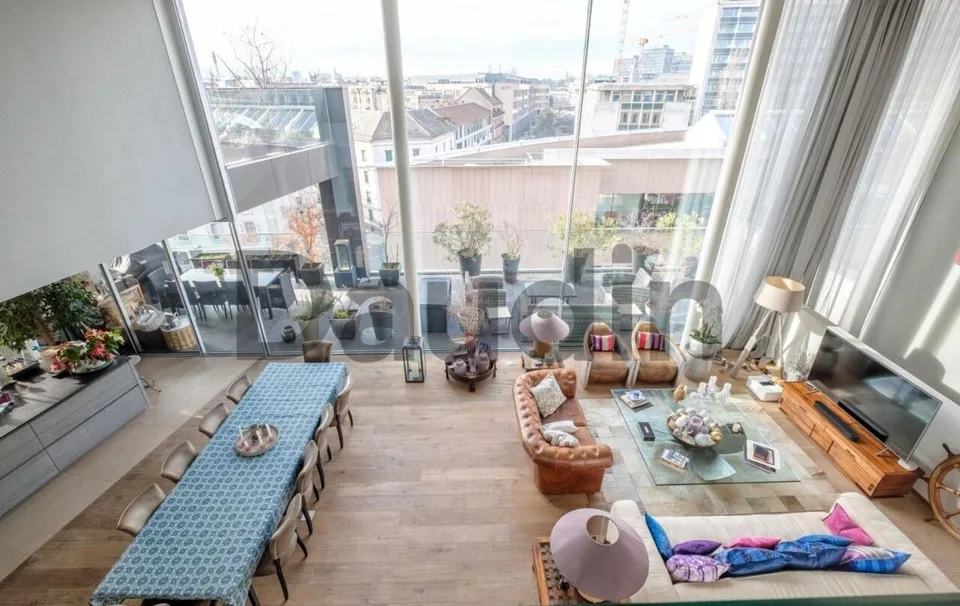 Mansarda di 7 locali con vista panoramica a Carouge