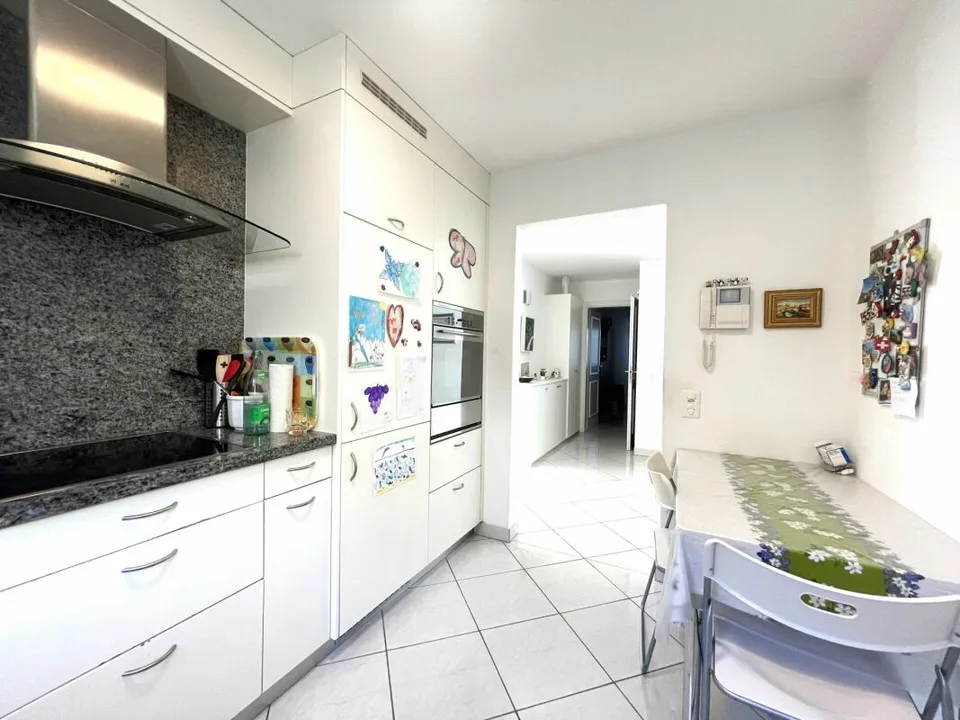 Superbe villa avec 2 appartements et piscine